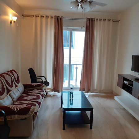Ixora Suites Bangalore Buitenkant foto
