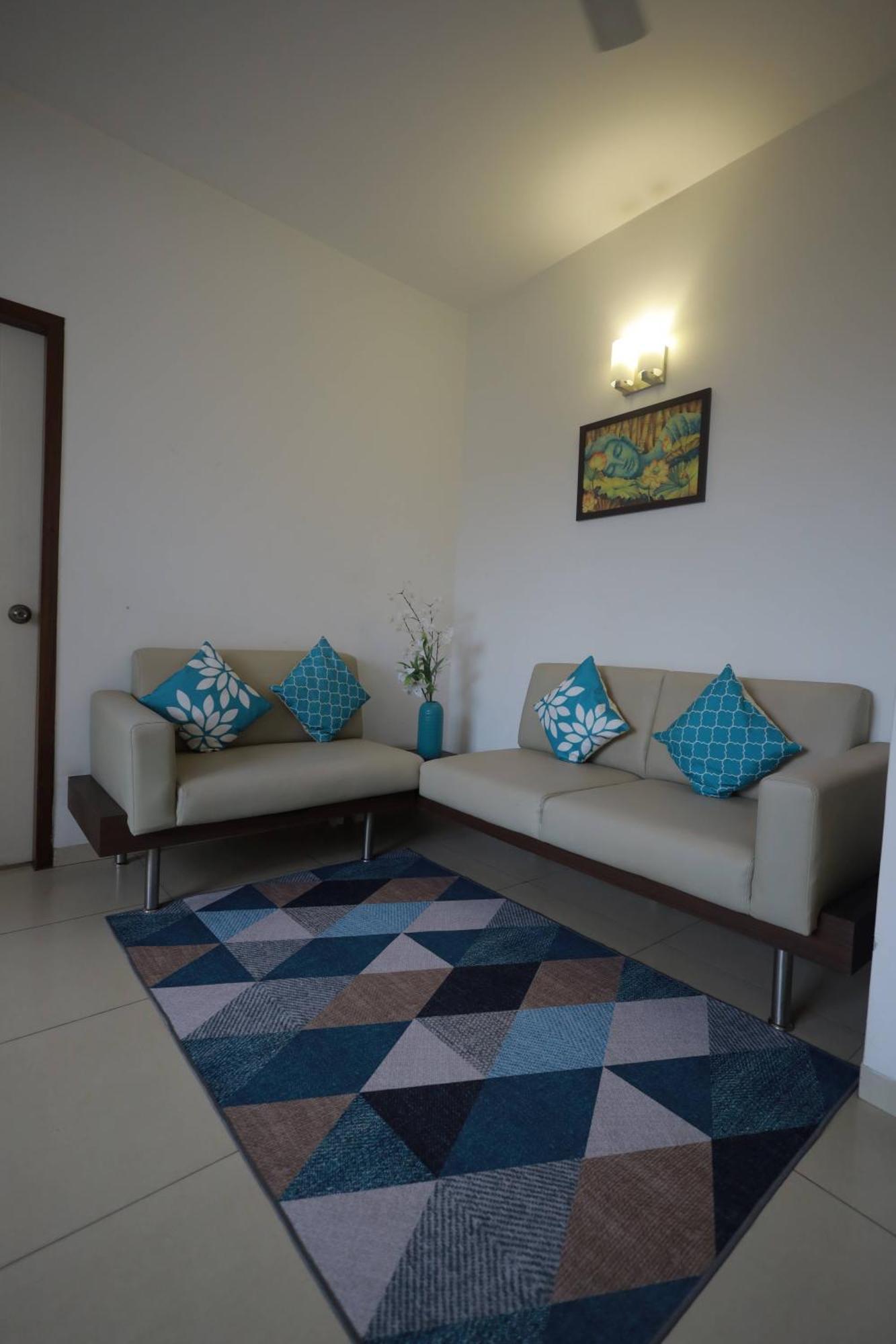 Ixora Suites Bangalore Buitenkant foto