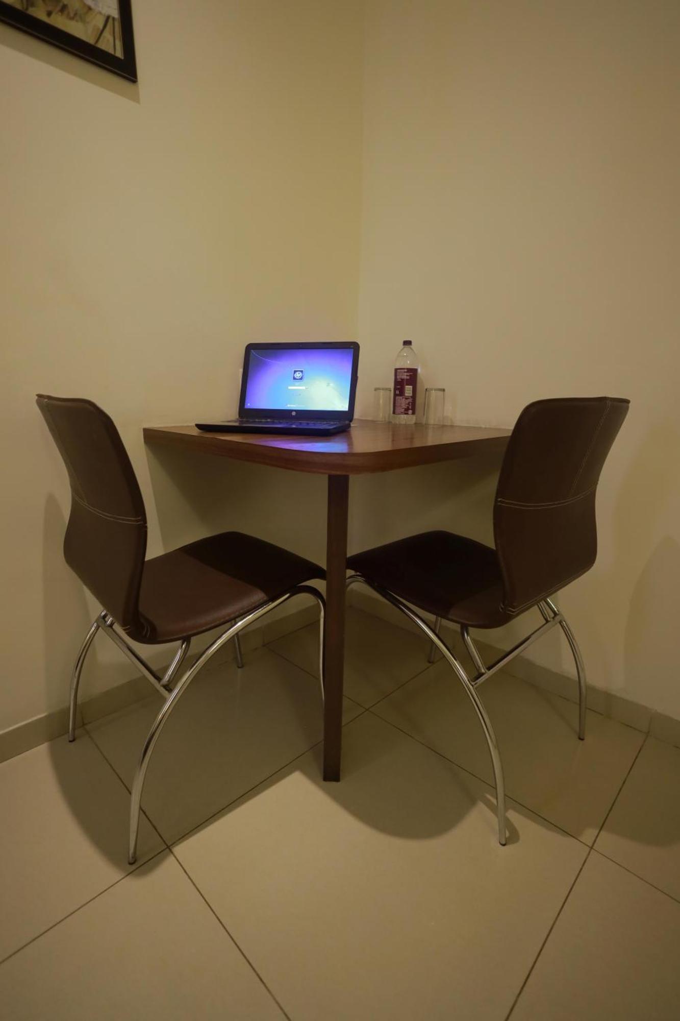 Ixora Suites Bangalore Buitenkant foto
