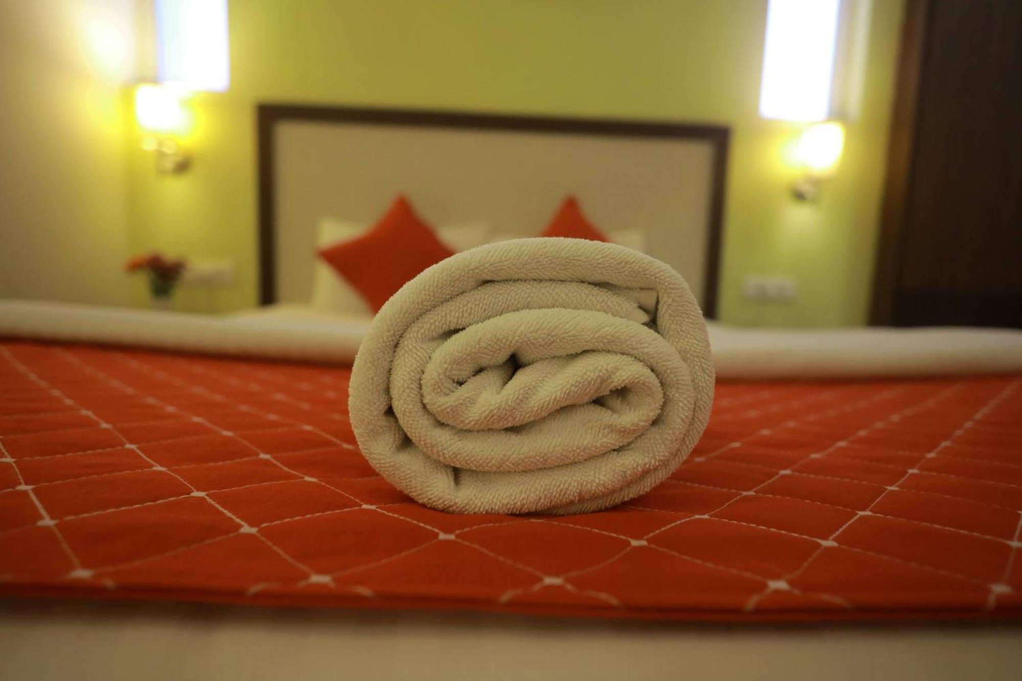 Ixora Suites Bangalore Buitenkant foto