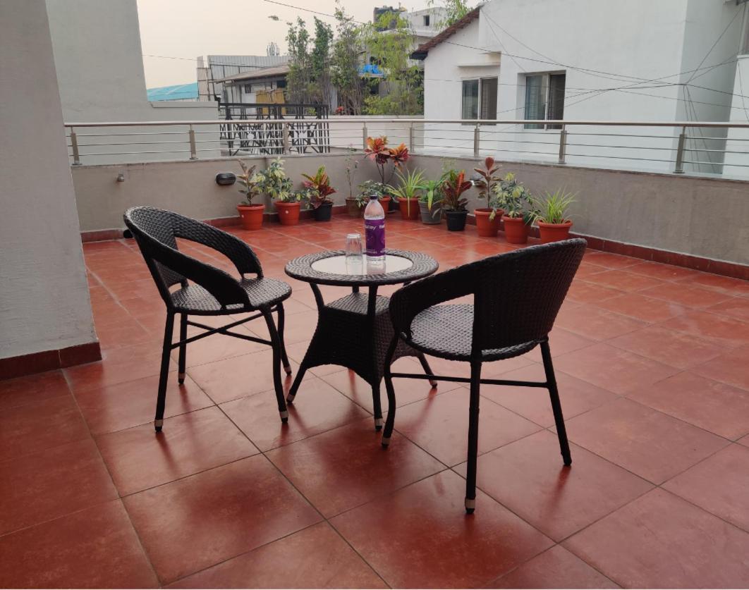 Ixora Suites Bangalore Buitenkant foto