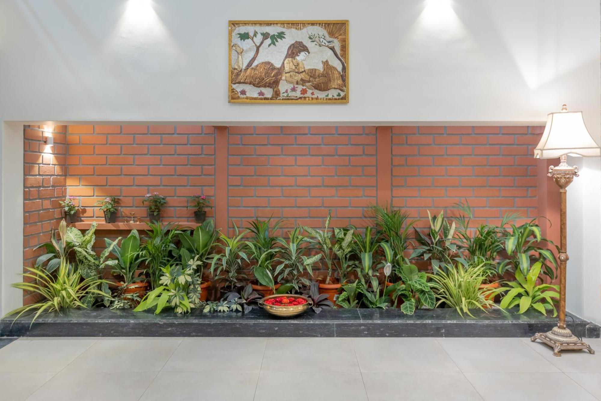 Ixora Suites Bangalore Buitenkant foto